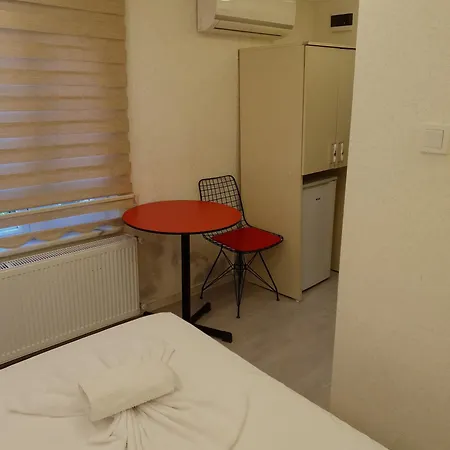 Old Konstantinei アパート *