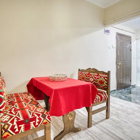 Old Konstantinei Daire *