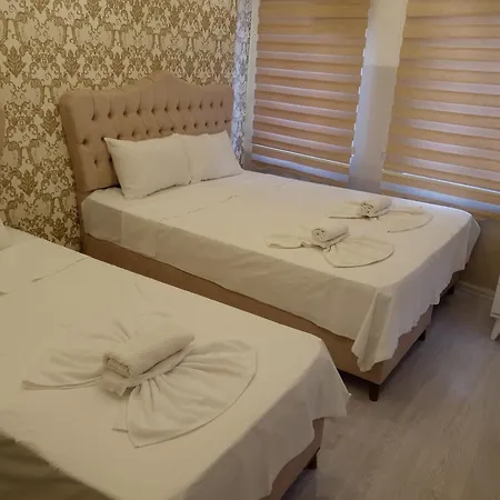 Old Konstantinei Apartment *