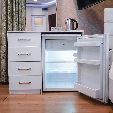 Old Konstantinei Apartment *