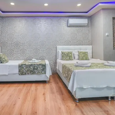 Old Konstantinei Apartment *