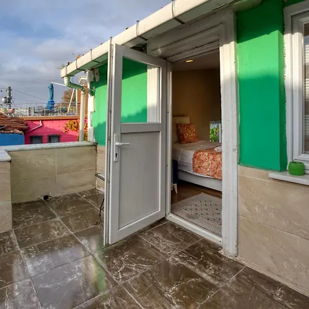Apartment Old Konstantinei